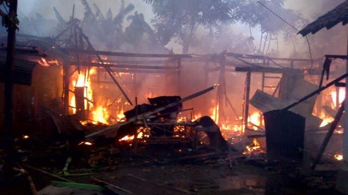 Mes PT. Dima Indraya Dilalap Si Jago Merah