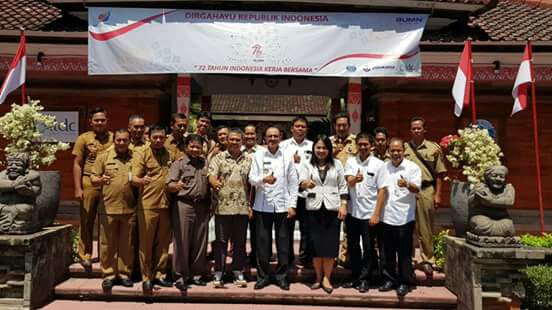 Foto bersama bupati natuna