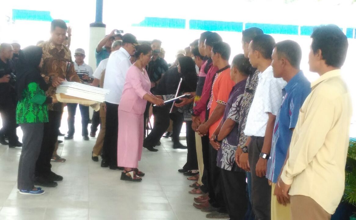 Susi Pudjiastuti Minta Warga Natuna Jangan Cemari Laut