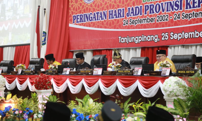 Rapat Paripurna DPRD Prov Kepri