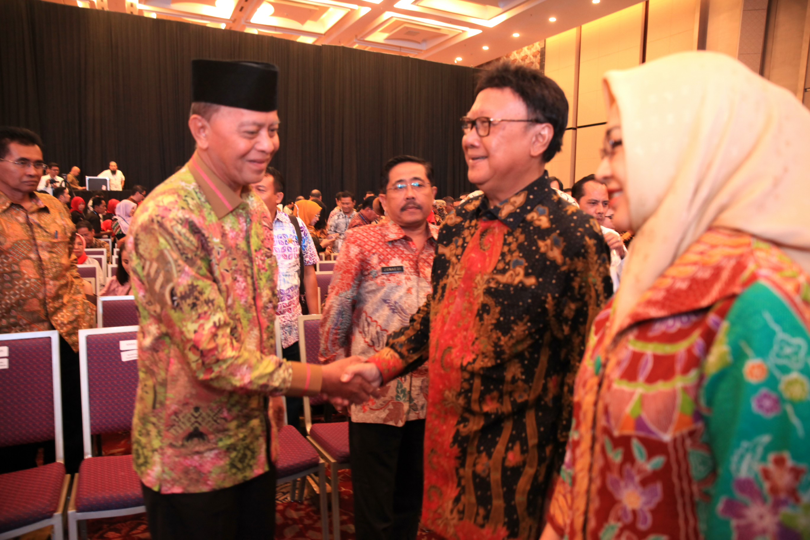 Wawako Tanjungpinang H Syahrur bersama Mendagri RI Diacara Rakernis Apeksi