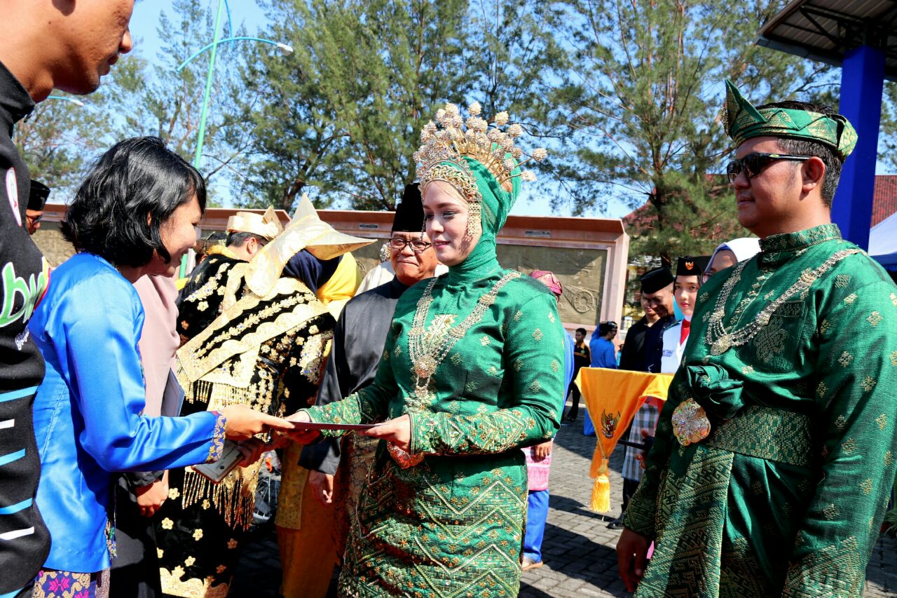 Upacara Sumpah Pemuda Pemkab Bintan Kenakan Pakaian Adat Nasional