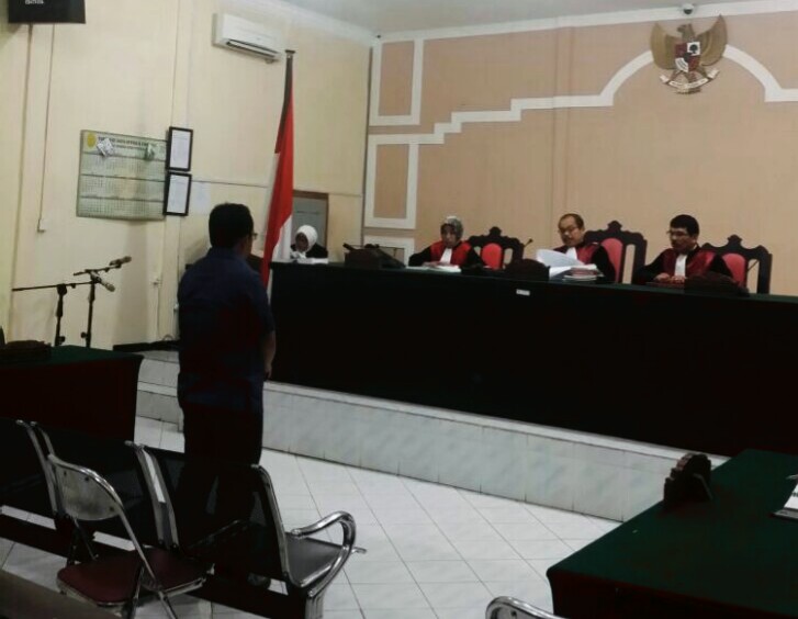 Manta Dirut BUMD Tanjungpinang Asep Nana Suryana saat sidang Putusan di Pengadilan Negeri Tanjungpinang