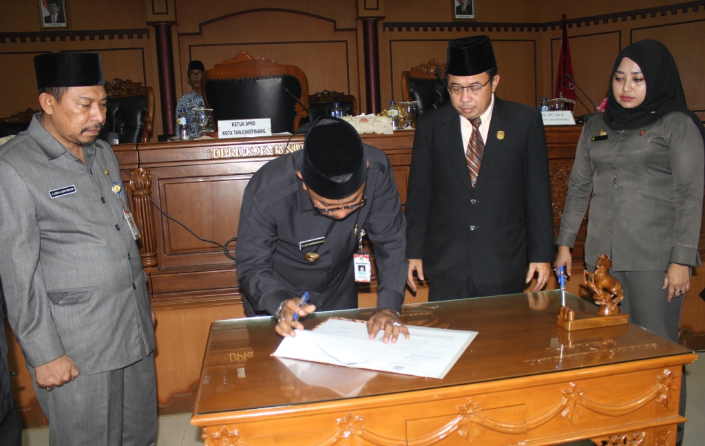 DPRD Sahkan APBDP Kota Taqnjungpinang 2017
