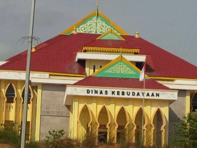 Kabid Dikbud Provinsi Kepri Suka Keluyuran Saat Jam Kerja