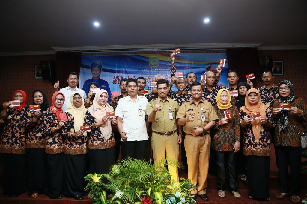 Insentif RT/RW Dibayar Melalui Bank Riau Kepri