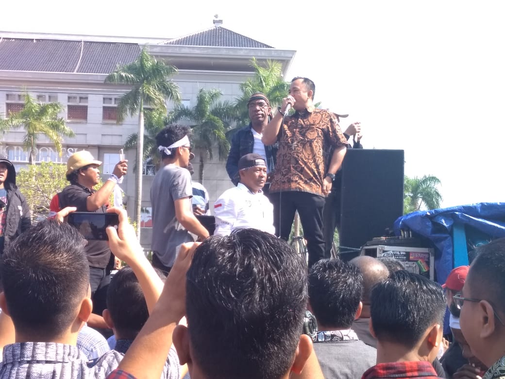 Kantor Kejari Batam Didemo Masa