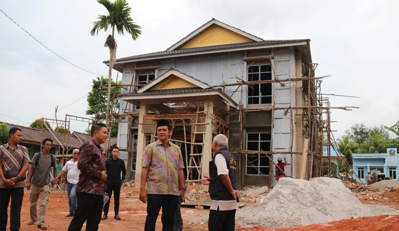 Bupati Bintan Tinjau Renovasi Kantor Kelurahan Kijang Kota