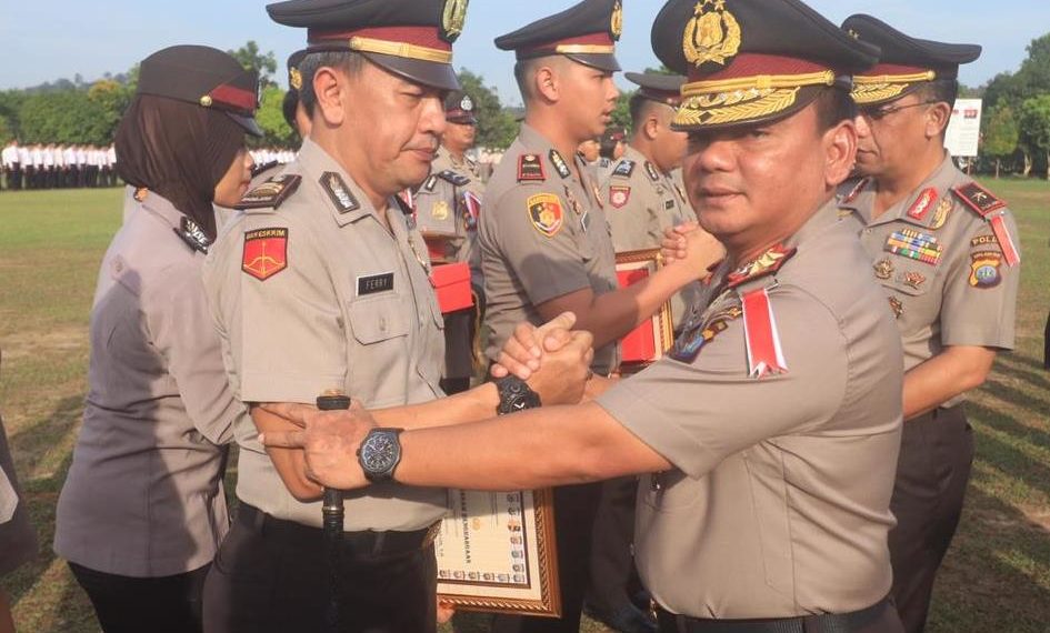 Polda Kepri Gelar Upacara Pemberian Penghargaan Kepada Personil Berprestasi