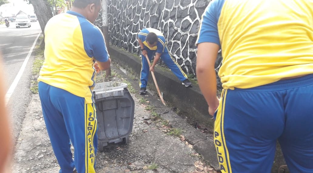 Polres Tanjungpinang beserta jajarannya Goro Jum’at Pagi Jelang Jum’atan.