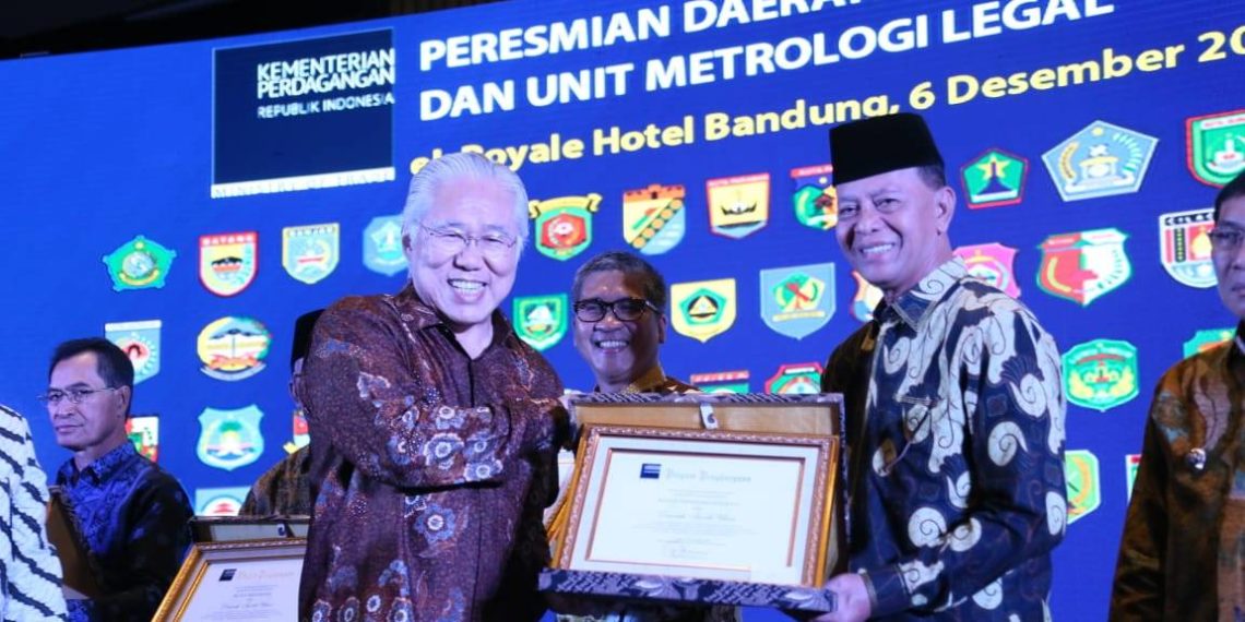 Pemko Tanjungpinang Dianugrahi Daerah Tertib Ukur Serta 200 unit Timbangan