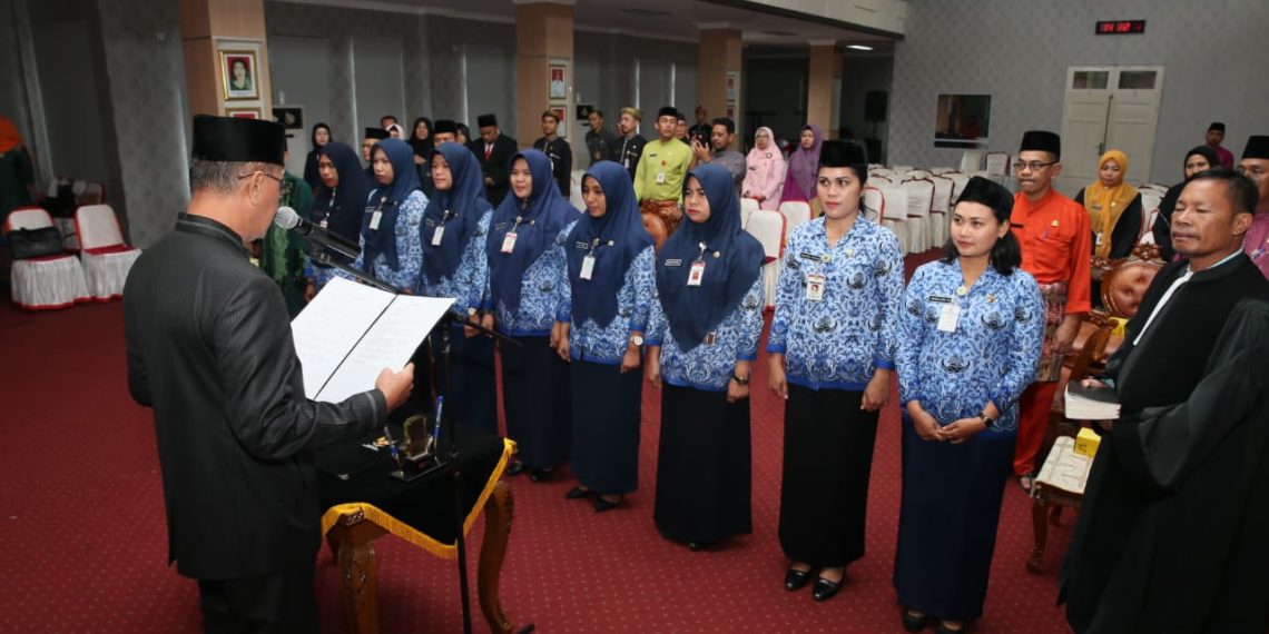 9 Orang Bidan Diambil Sumpah Dan Janjinya Untuk Mengabdi Ditanjungpinang