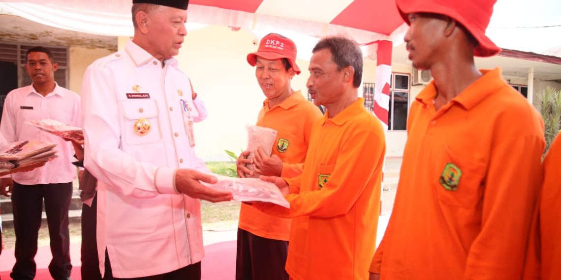 Pasukan Oranye Tanjungpinang Terima Baju Dinas Baru