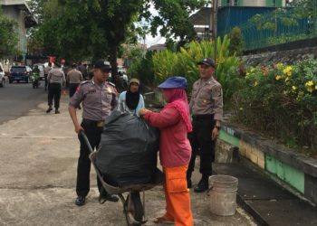 Polres Tanjungpinang Kembali Bersihkan Dua Tempat Ibadah