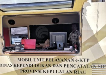Pemohon KTP el Meskipun Saat Libur Disdukcapil Kepri Tetap Layani