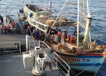 KRI Teuku Umar-385 Koarmada I Tangkap Kapal Ikan Vietnam Di Laut Natuna Utara