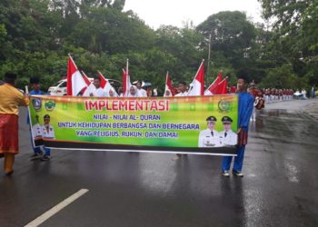 Peserta STQ Dari Lingga Tampil Beda Saat Pawai Ta’aruf Dibintan.