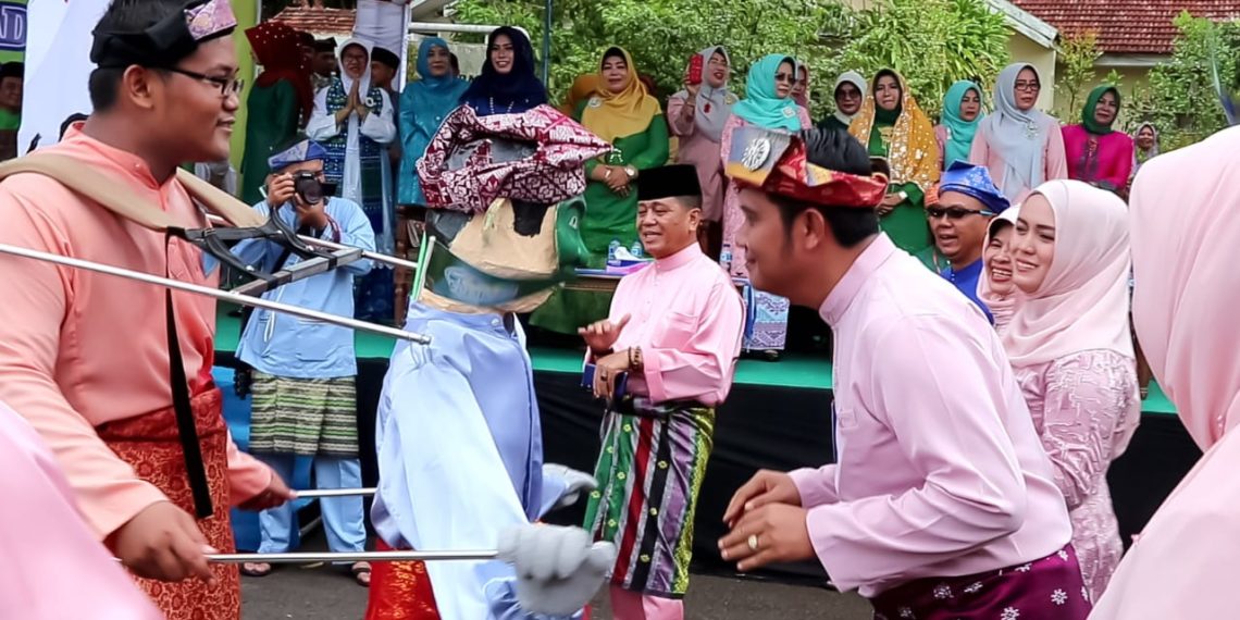 Bintan Bawakan Tari Makyong Diacara Pawai Pembukaan STQ Kepri