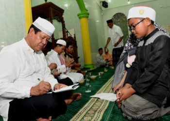 Safari Ramadhan Wagub Shalat Isya dan Terawih di Masjid Al Mujahid Tanjungpinang