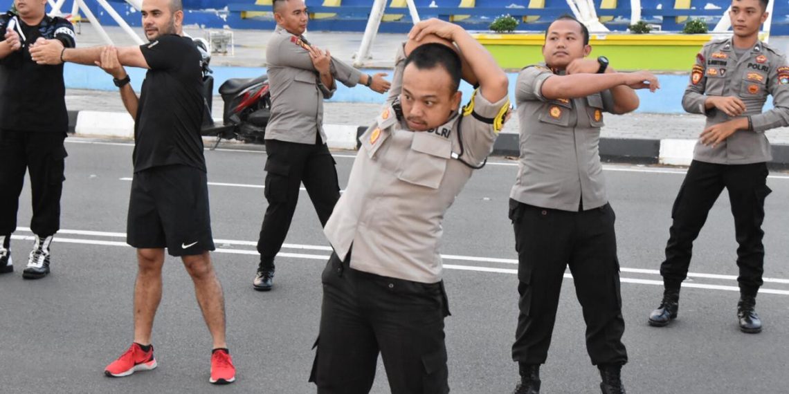 Gowes Kamtibmas Kepri PAM Pemilu 2019 Kapolda Kepri Beri Doorprize.