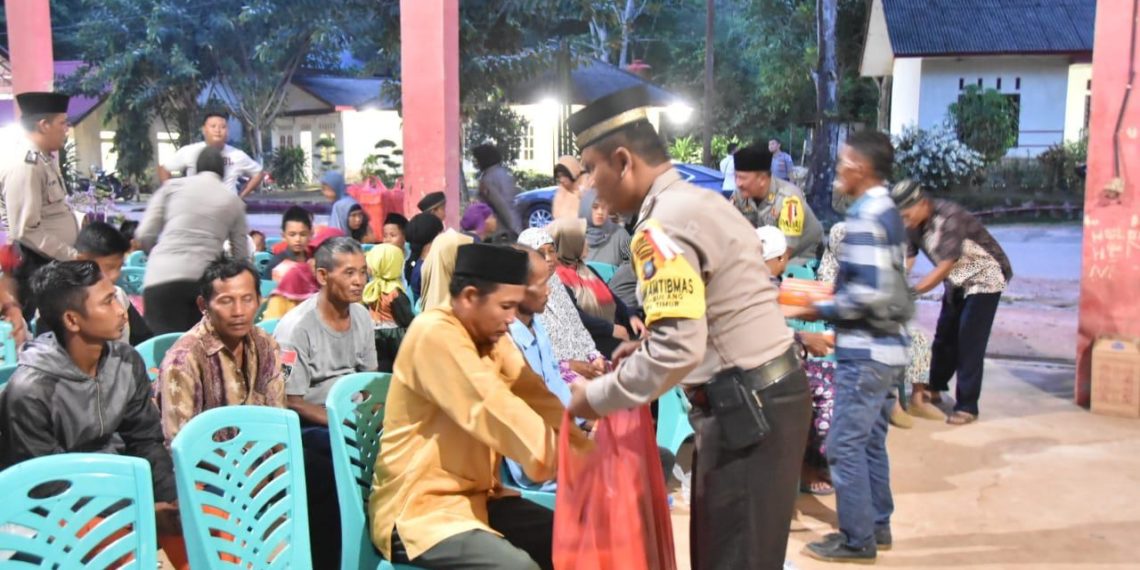 Kapolres Buka Puasa Bersama Pemulung Kota Tanjungpinang