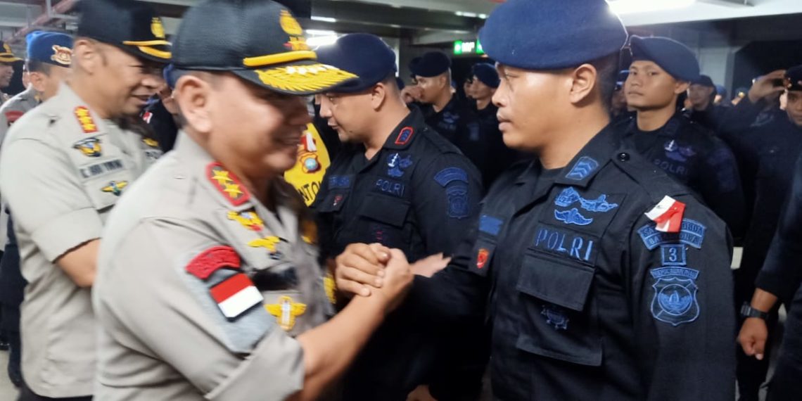 Polda Kepri kunjungi personelnya yang dibekaokan di Polda Metro Jaya