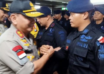 Polda Kepri kunjungi personelnya yang dibekaokan di Polda Metro Jaya