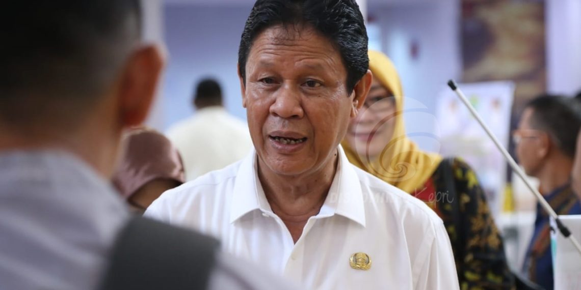 Plt Gubernur Kepri ingatkan stafnya tingkatkan pelayanan publik