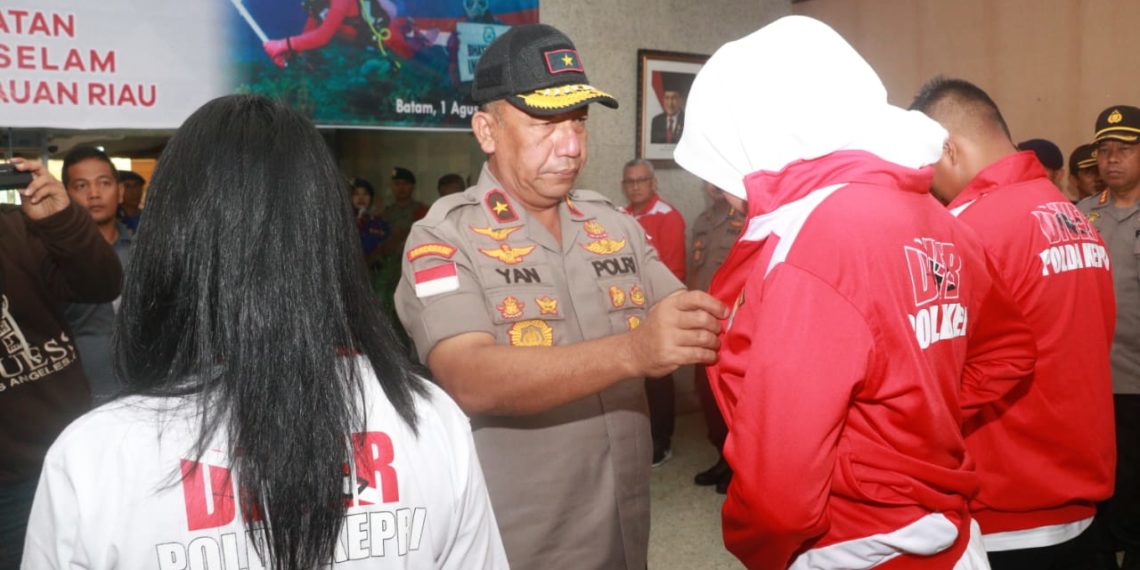 Polda Kepri Berangkatkan Kontingen Selam Kemanado