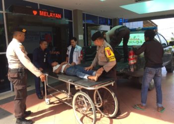 Tuhanlah yang dapat membalas atas kebaikan PolisiTanjungpinang membantu Orang Sakit