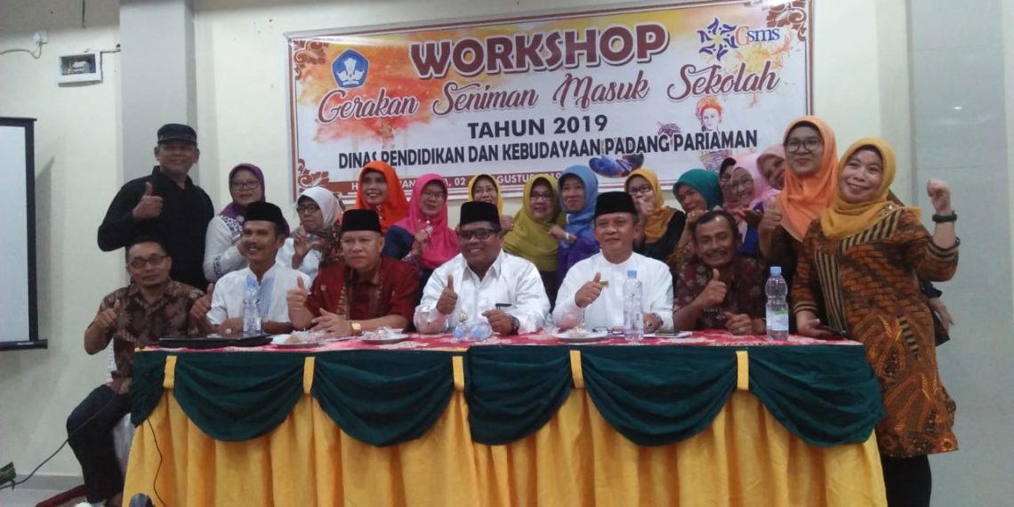 Suhatri Bur Resmi Buka Workshop Gerakan Seniman Masuk Sekolah