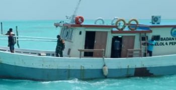 Akibat Angin Kencang Kapal Kayu Tenggelam Diperairan Pulau Seluan Natuna
