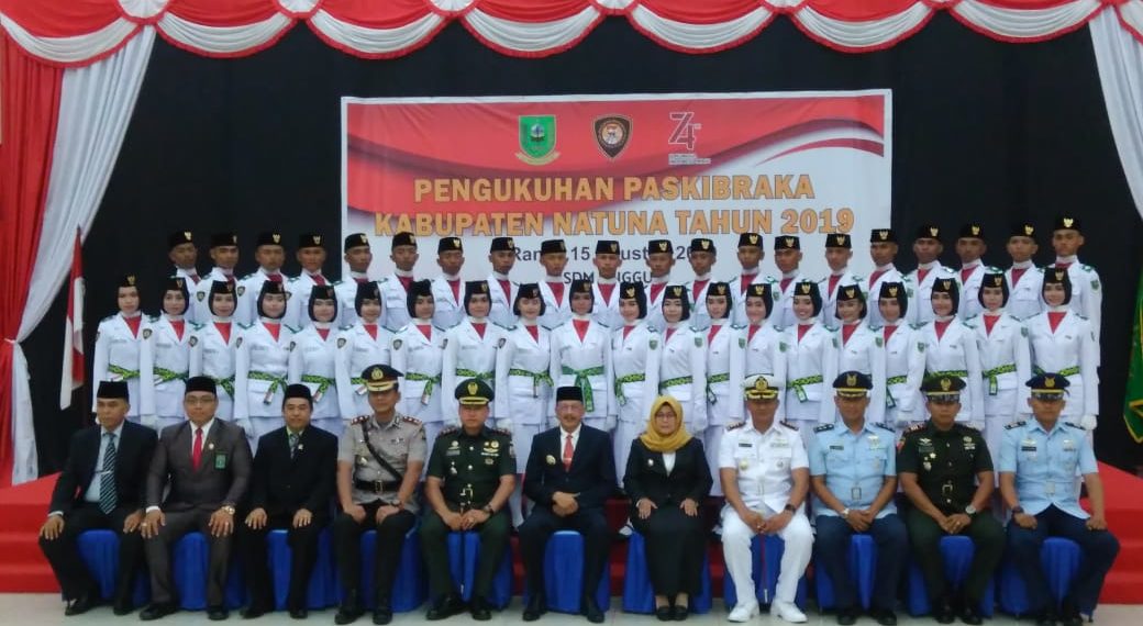 Bupati Natuna Kukuhkan 40 Paskibraka