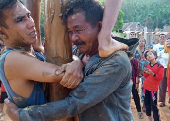 Masyarakat Lubuk Mansagu Rayakan HUTRI Ke 74.