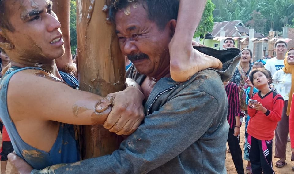 Masyarakat Lubuk Mansagu Rayakan HUTRI Ke 74.