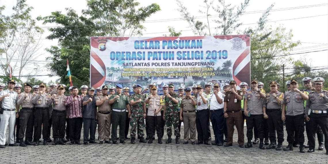 Dandim 0315/Bintan Hadiri Apel Pasukan Ops Patuh Seligi 2019 Polres Tanjungpinang