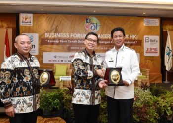 Plt. Gubernur Hadiri Business Forum dan Rakernas HKI ke-20