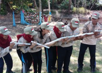 Peserta Smn Melatih Kerjasama Tim Melalui Outbound