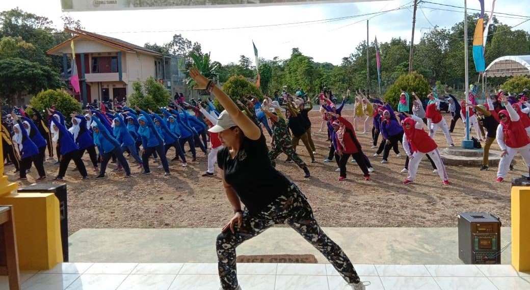 Wakil Bupati Lingga Ramaikan Lomba Senam Tingkat Kecamatan