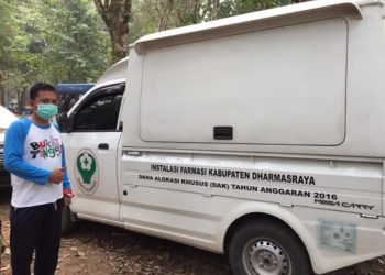 Dinkes Dharmasraya Bagikan Masker di Arena Festival Pamalayu