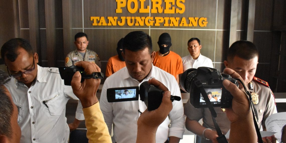 Polres Tanjungpinang Gelar Konferensi PERS Proses Tindak Pidana Perbuatan Cabul Terhadap Anak Dibawah Umur