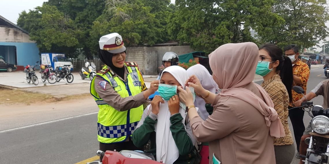 HUT Lantas ke-64, IPTU Zubaidah Lakukan Berbagai Kegiatan Sosial Dinatuna.