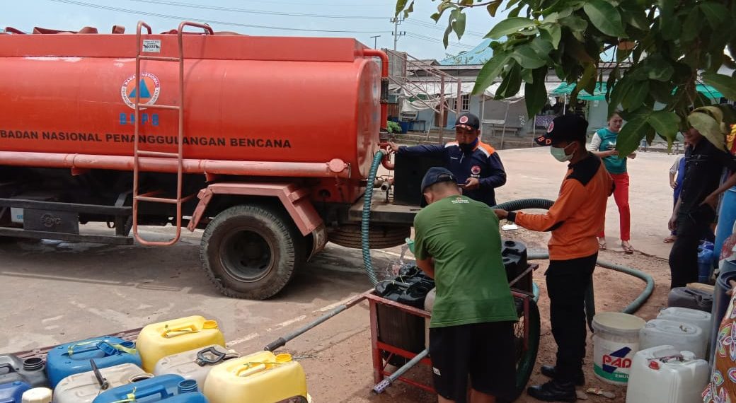 BPBD dan Dinsos Kota Tanjungpinang Salurkan Bantuan Air Bersih