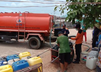 BPBD dan Dinsos Kota Tanjungpinang Salurkan Bantuan Air Bersih