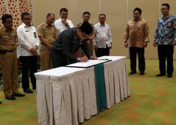Pemkab Lingga Tandatangani Komitmen Bersama dengan Ombudsman
