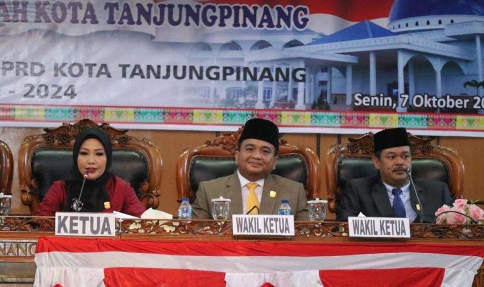 Paripurna Pengucapan Sumpah dan Janji Pimpinan DPRD Kota Tanjungpinang Priode 2019-2024