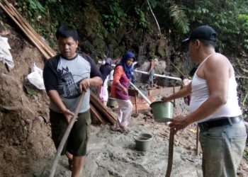 Warga Durian Gaduang Antusias Goro Adanya Program PAMSIMAS
