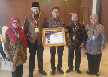 Walikota Padang Panjang Raih Penghargaan Pelayanan Publik Terbaik Nasional 2019