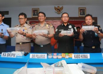 Ditpolairud Polda Kepri Gagalkan Penyeludupan Benih Lobster Senilai 33 M.