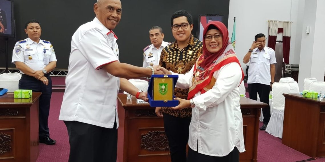 Wabup dan DPRD Natuna Kunker ke- Pemvrop Kalbar Terkait Wanita Dipekerjakan Disalah Satu Kafe di Natuna.